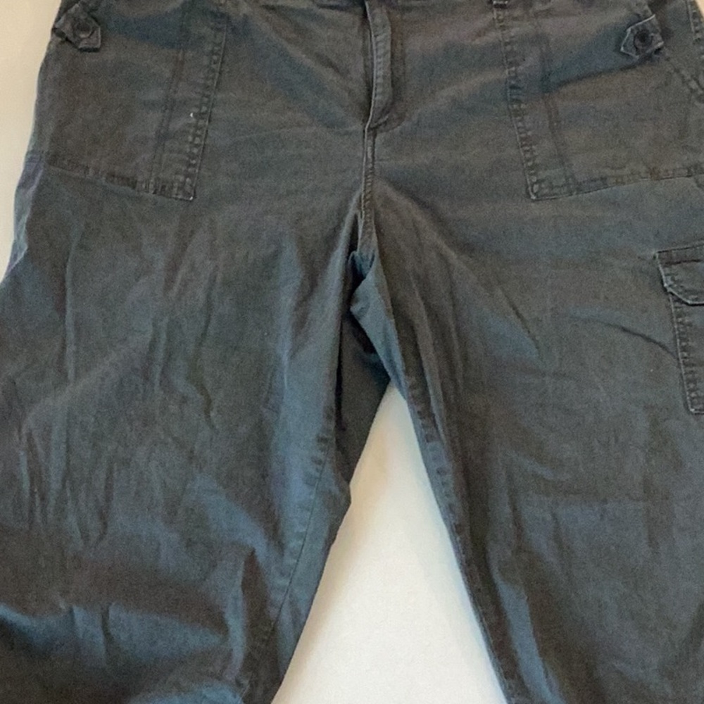 Sonoma capris mid rise color army green.  Size 18W.